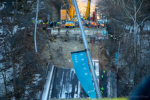 Fern Hollow Bridge bus extraction - Heather Schor Photo - jan 2022 -5R1A6132