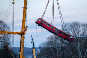 Fern Hollow Bridge bus extraction - Heather Schor Photo - jan 2022 -Fern Hollow Bridge - Bus Retrieveal 2- 5R1A6249