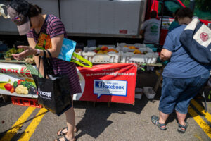 20- Squirrel Hill Farmer's Market - Heather Schor Photography -5R1A8650_