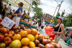 71- Squirrel Hill Farmer's Market - Heather Schor Photography -5R1A8788_