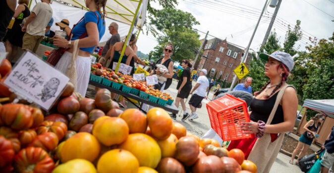 71- Squirrel Hill Farmer's Market - Heather Schor Photography -5R1A8788_